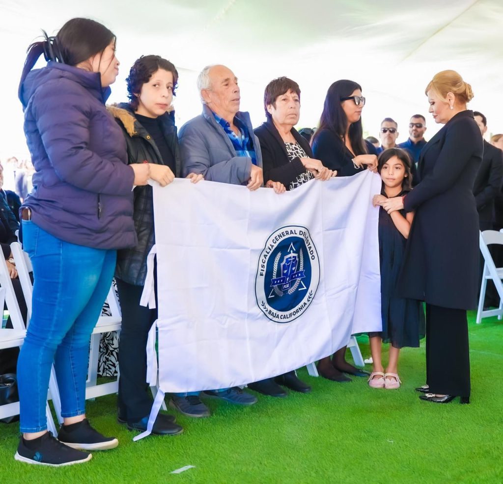 Realizan funeral de agente de la Fiscalía General del Estado acribillado en Ensenada