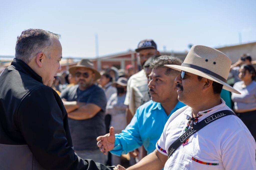 Atiende Gobierno de BC rezago en servicios y regularización en San Quintín