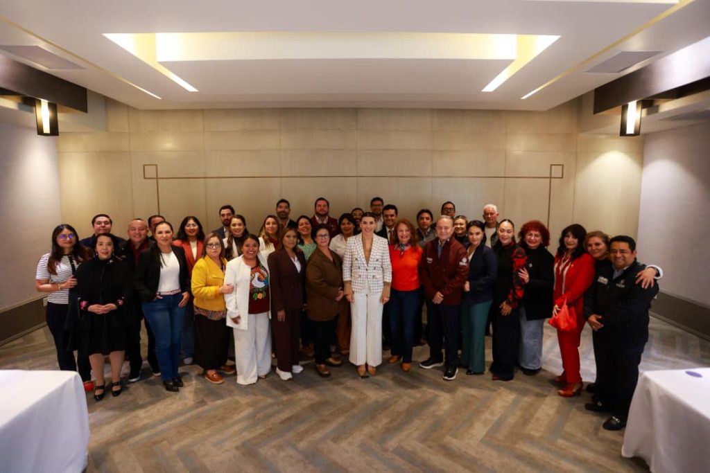 Con alcaldes y legisladores, gobernadora Marina del Pilar sostiene encuentro