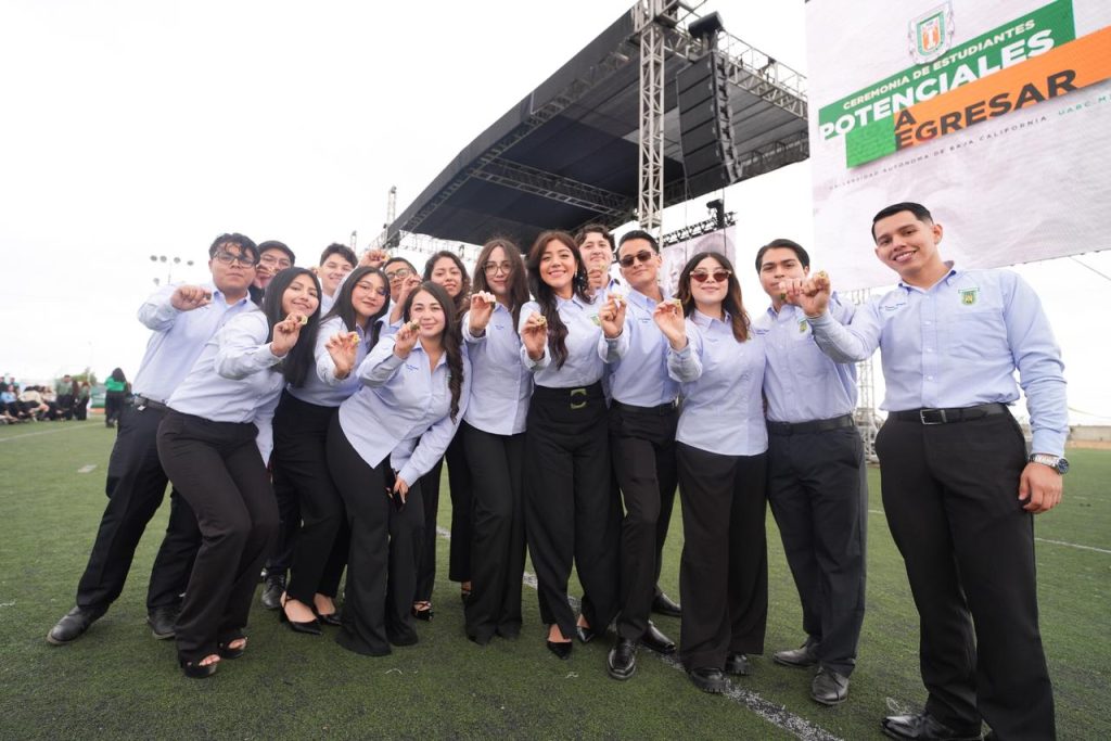 Reconoce UABC trayectoria y esfuerzo de estudiantes próximos a egresar en Tijuana