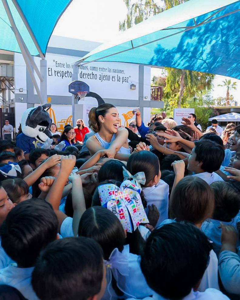 Más de 580 mil estudiantes reciben apoyos educativos y sociales en Baja California