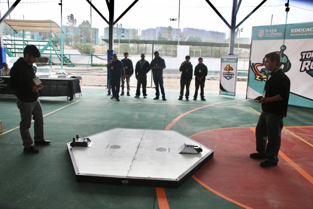 Realizan en CONALEP Tijuana I el cuarto torneo de robótica