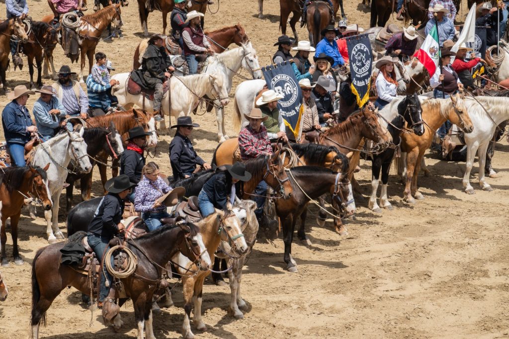 Cabalgata conmemora el 141 Aniversario de la Fundación de Playas de Rosarito