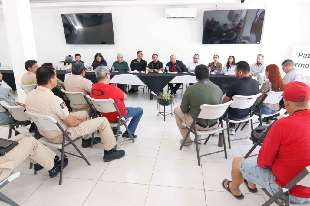 Pescadores de San Felipe sostienen reunión con titular de Gobierno