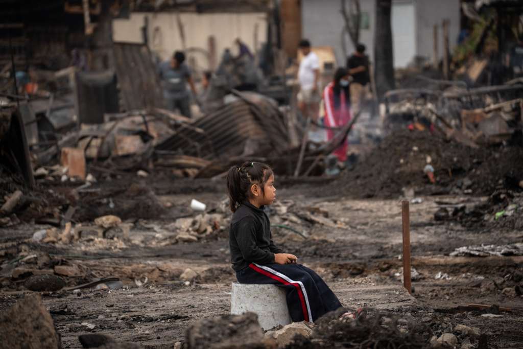 Decenas de casas reducidas a cenizas en incendio del Cañón del Padre; familias piden apoyo