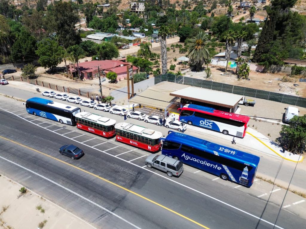 Inaugura gobernadora Marina del Pilar central de autobuses del Valle de Guadalupe
