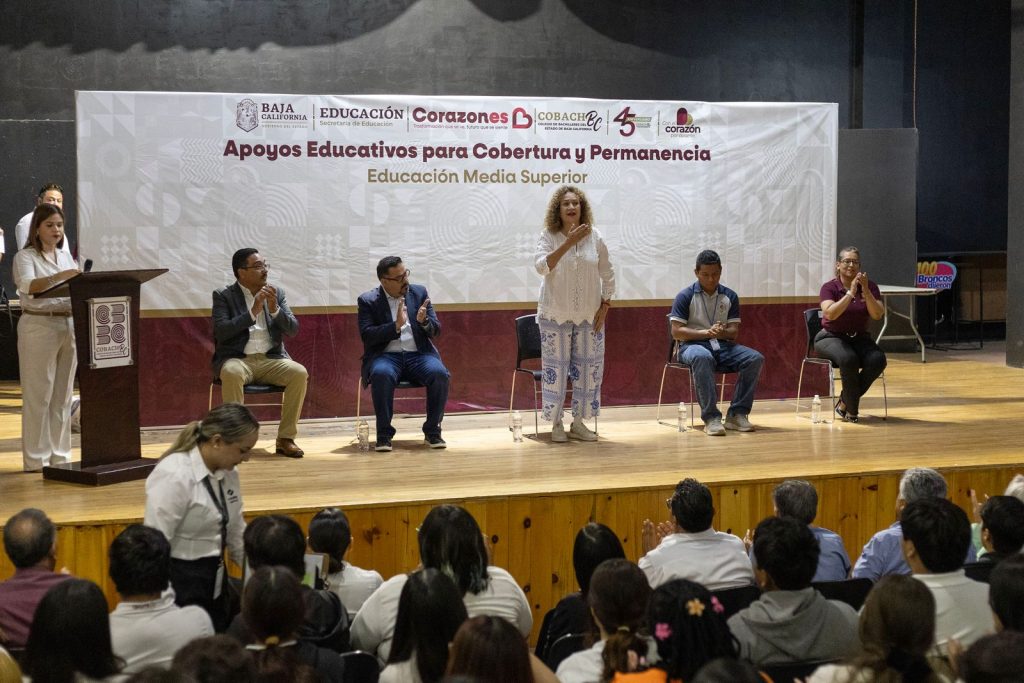 Impulsa Gobierno permanencia educativa con apoyo de estudiantes de prepa