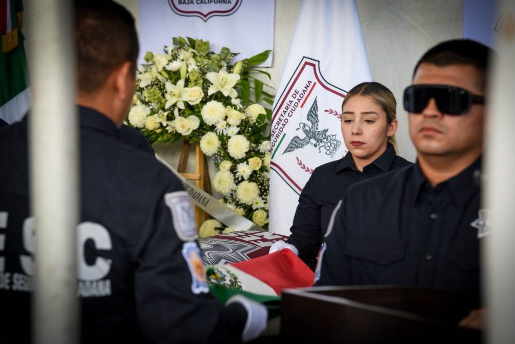 Despiden con honores al agente de Fuerza Estatal Rubén López Orduño