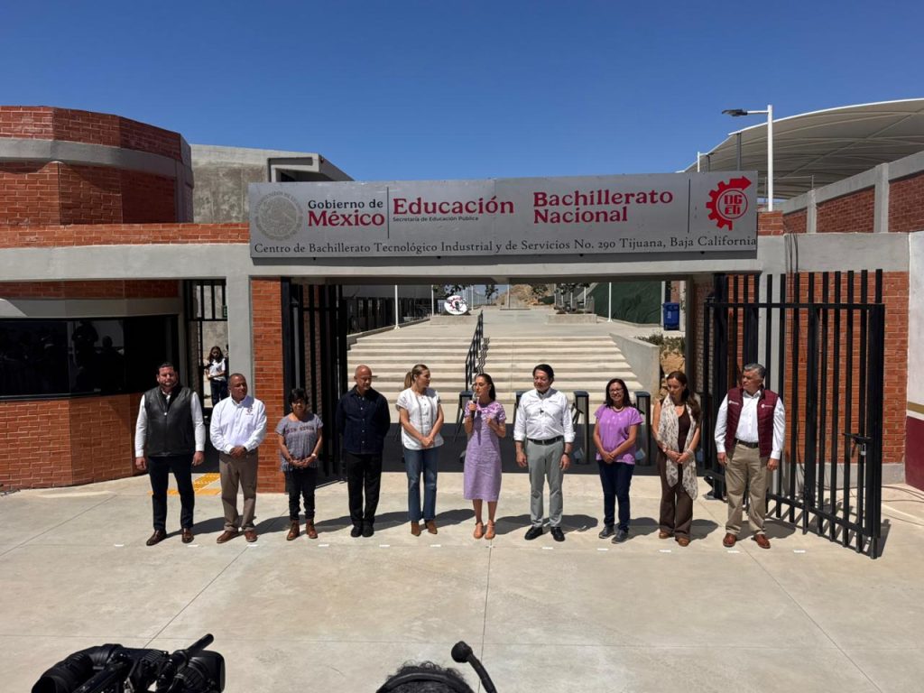 Presidenta inaugura Bachillerato Nacional en Tijuana como parte de la creación de 200 mil lugares en Educación Media Superior en el país