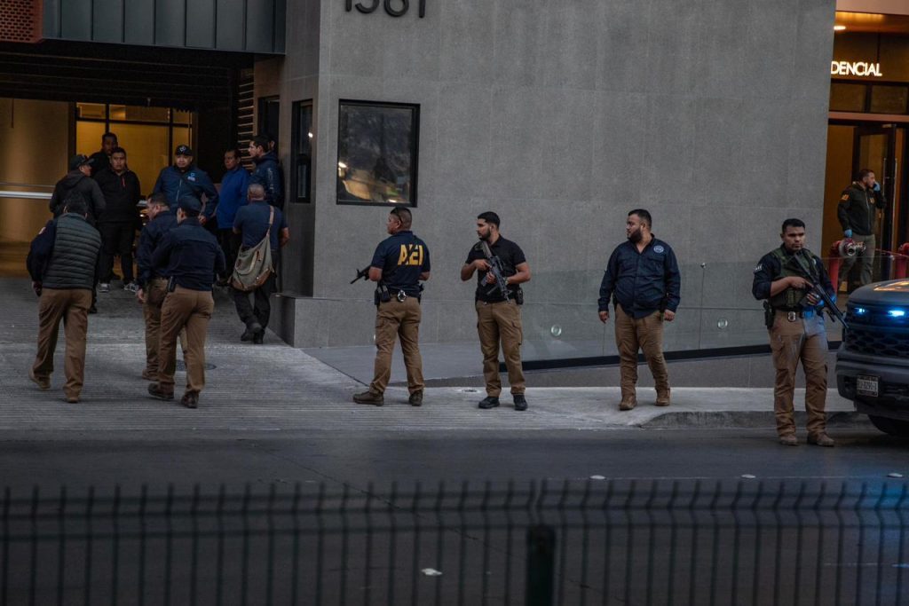 Investigan doble homicidio en estacionamiento de edificio de Zona Río Tijuana