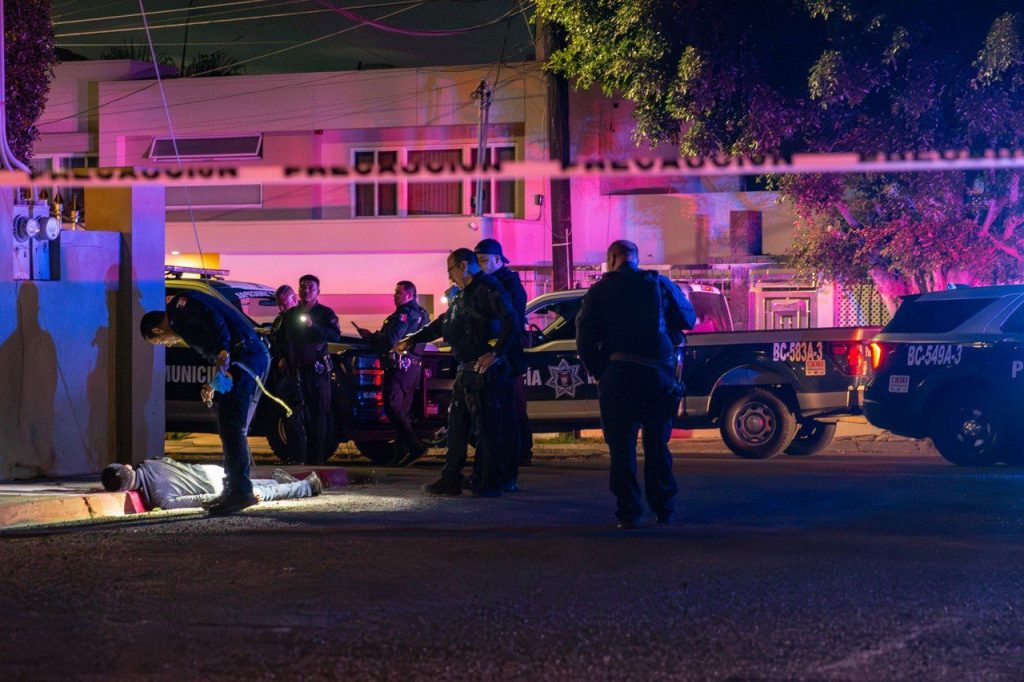 Ejecutan a un hombre a balazos en el fraccionamiento El Paraíso, en Tijuana