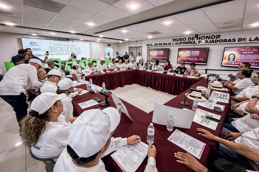 Alianza de jubilados se reúnen con autoridades en Congreso de Baja California