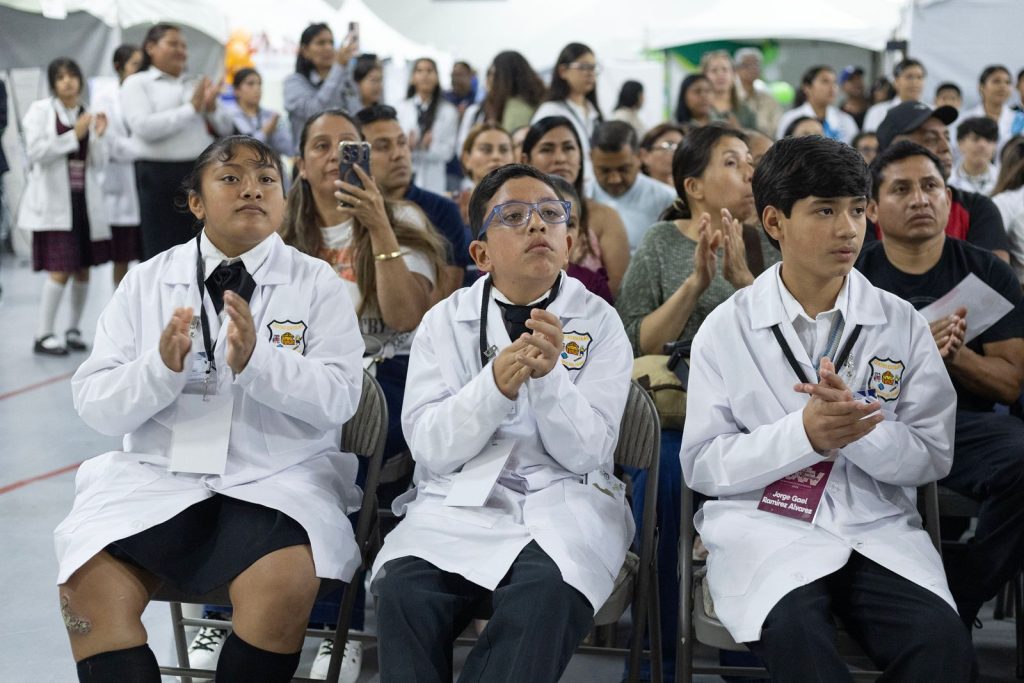 Participan secundarias de BC en concurso estatal de ciencia y tecnología 2026