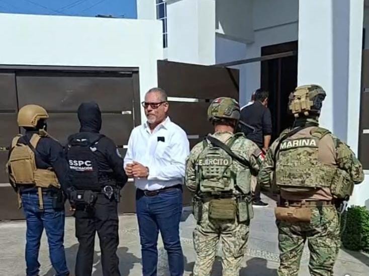 Ex jefe policíaco Pedro Mendívil es arrestado por desaparición de personas, asociacion delictuosa y robo de vehículo