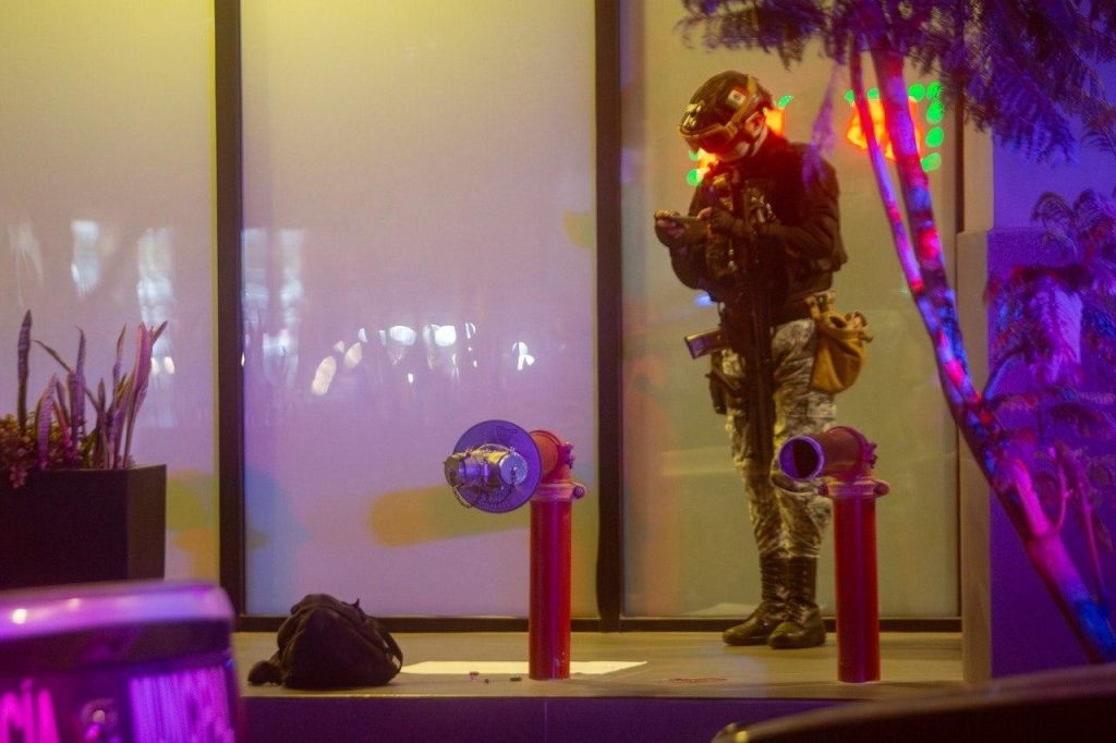 Dejan amenaza con cabeza de cerdo y cartuchos frente a consultorios médicos en Zona Río