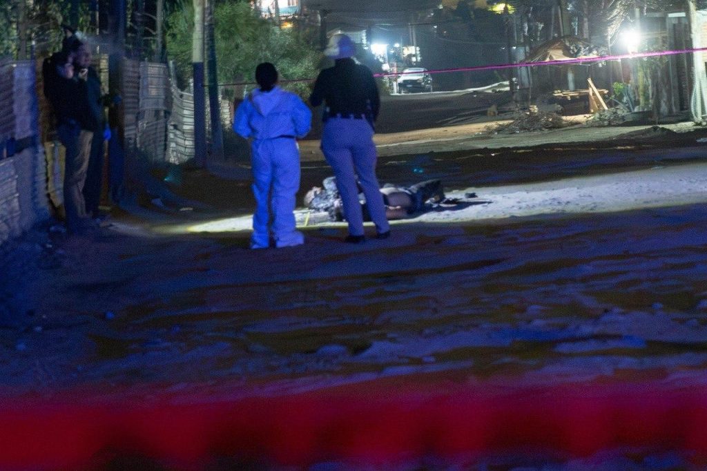 Hallan a dos hombres sin vida, maniatados y con huellas de violencia en la Carretera Antigua a Tecate