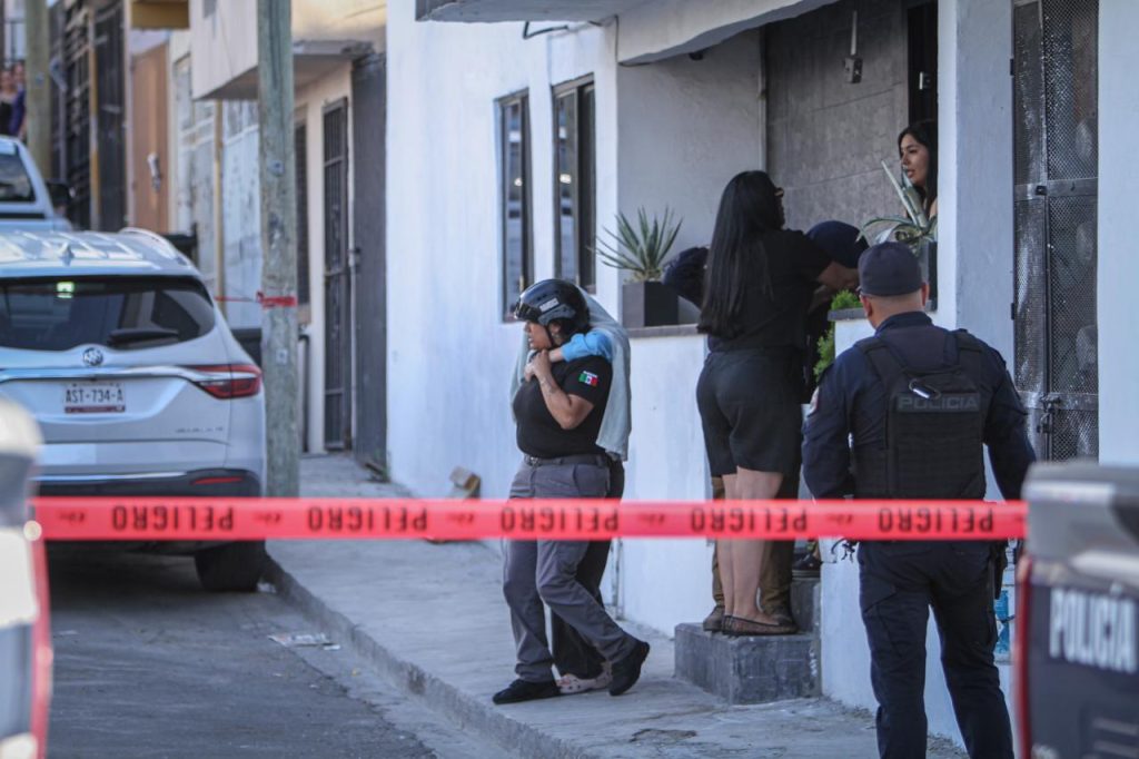 Mujer es asesinada dentro de una vivienda en la colonia Los Lobos