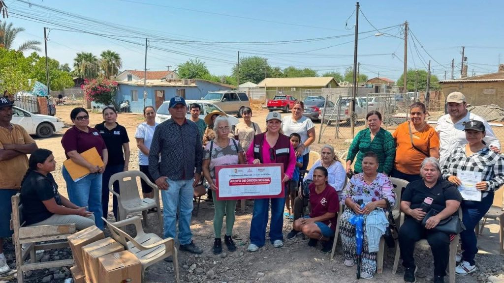 Ayudan a residentes de 13 viviendas afectados por incendios en Valle de Mexicali