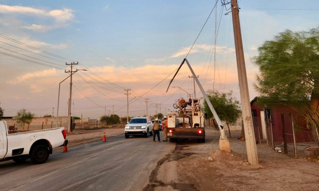 Casi un día entero sin luz en la colonia Roma en Mexicali
