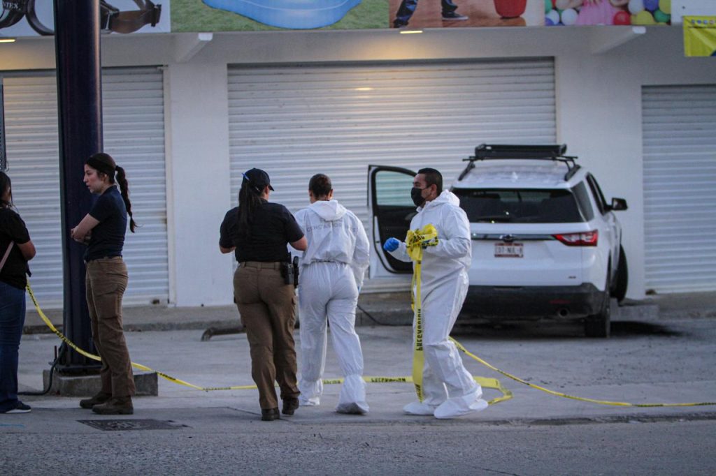 Hombre es asesinado a balazos mientras circulaba en su camioneta en Altiplano