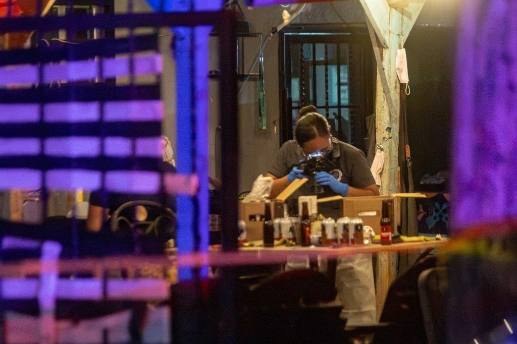 Hombre es asesinado durante festejo en la colonia Ciénega; agresores escaparon en un Dodge Avenger