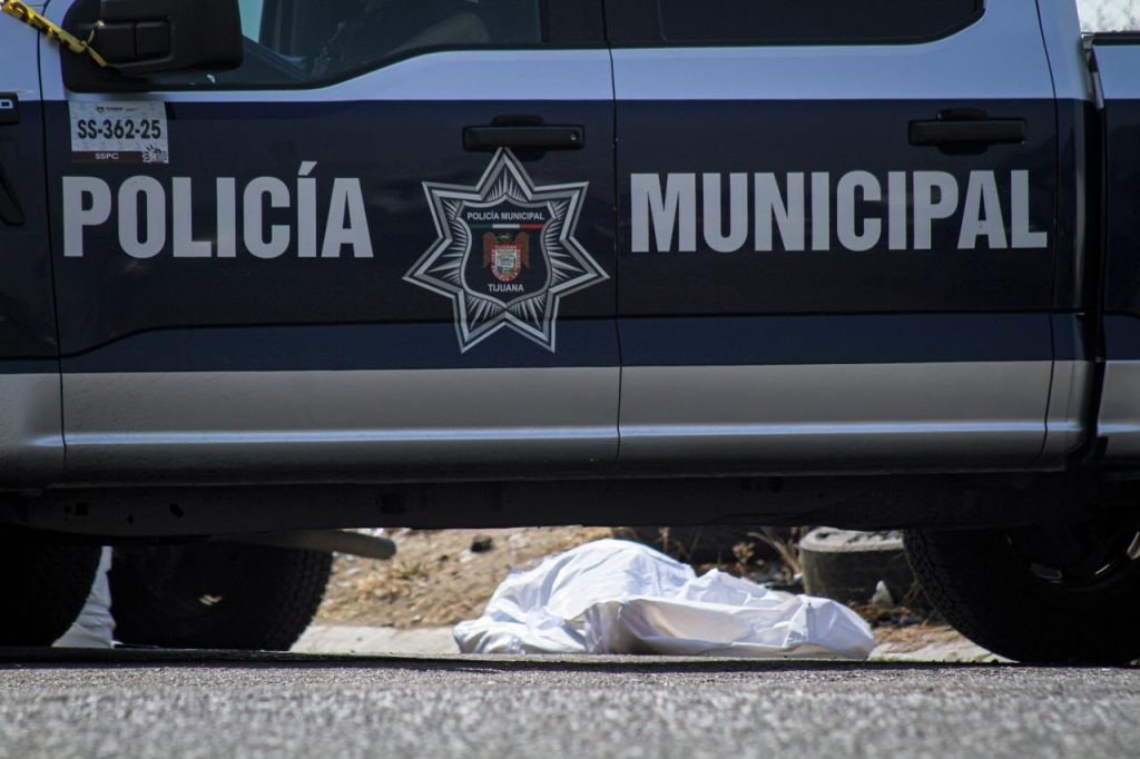 Hallan a persona sin vida envuelta en una cobija en colonia Lago Sur