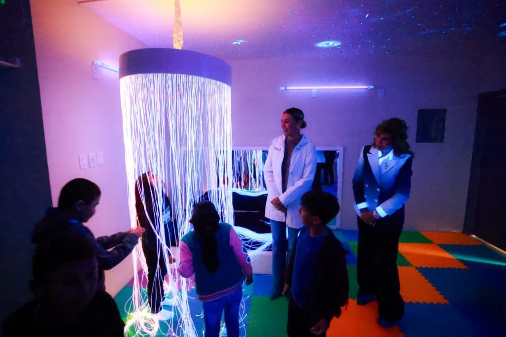 Amplía BC red de salas sensoriales para infancia y juventudes neurodivergentes