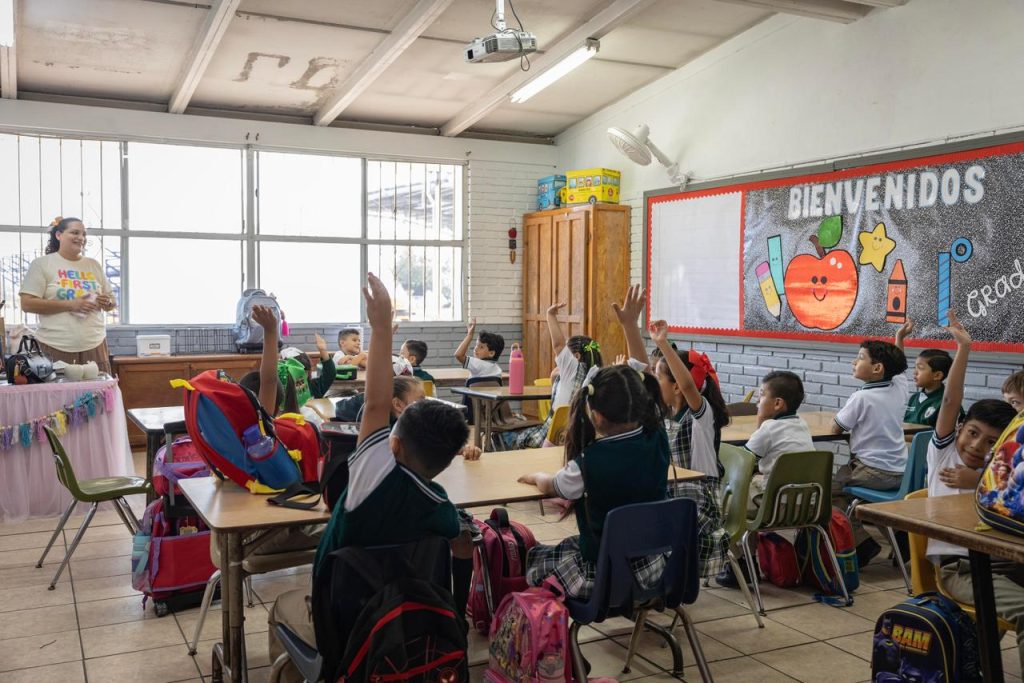 Más de 300 mil estudiantes regresan a las aulas en Baja California