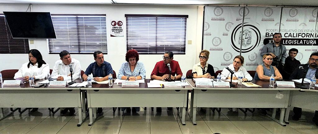 Analizan en mesa de trabajo pendientes de entrega y recepción en municipilización de San Felipe
