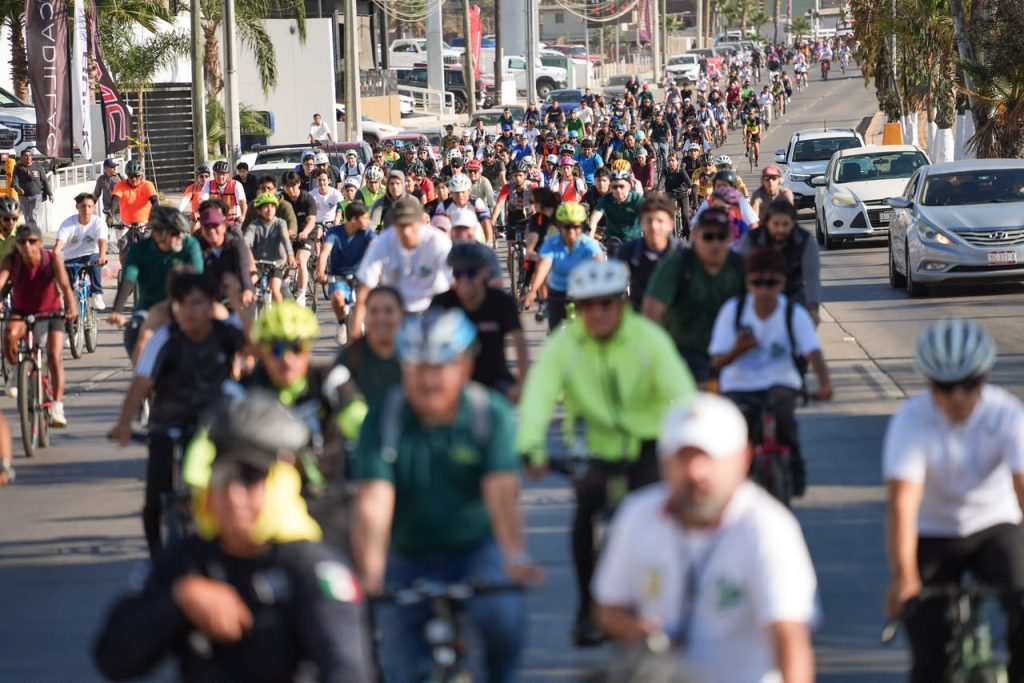 UABC fomenta nuevas alternativas de movilidad con feria y rodada ciclista