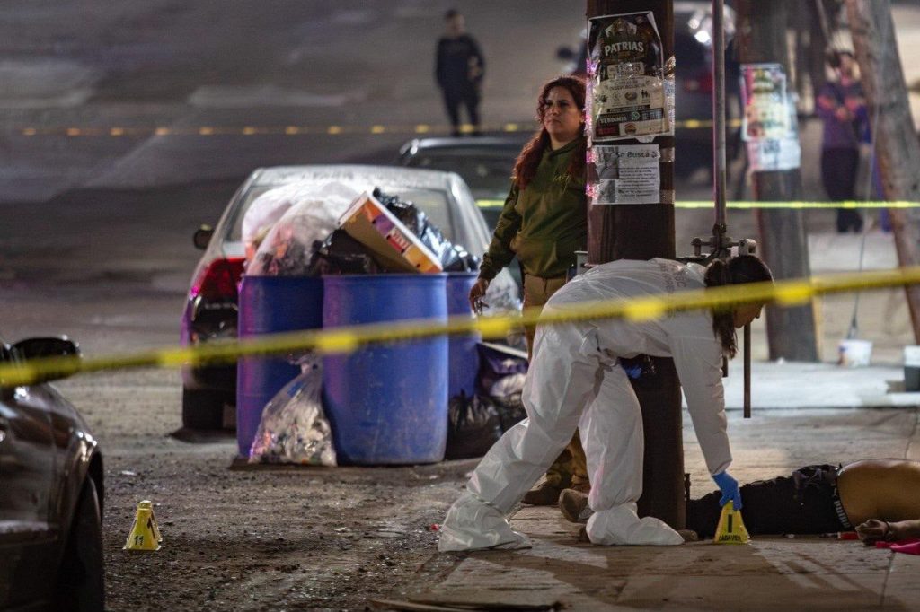 Hombre muere y otro resulta herido tras ataque armado en Jardines del Rubí; hay un detenido