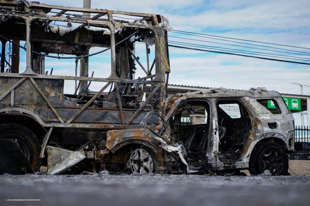 Muere conductor calcinado tras choque e incendio en carretera a San Felipe