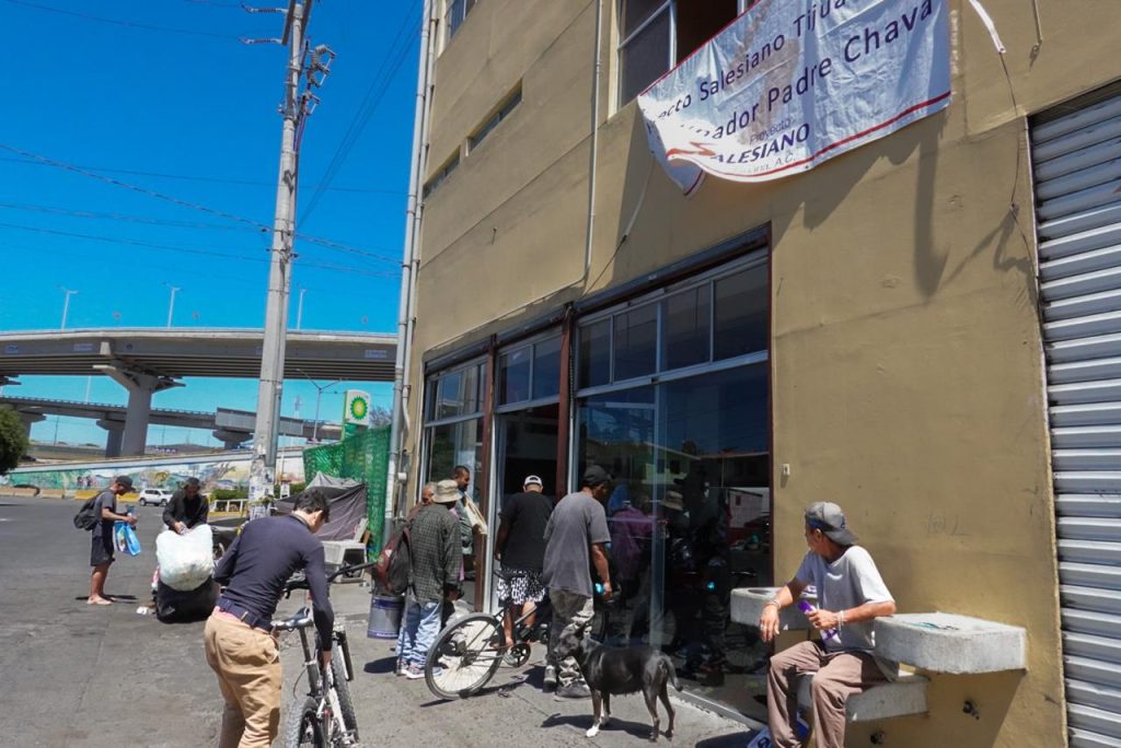 Tras años en Estados Unidos, adultos mayores deportados buscan comenzar de nuevo en Tijuana