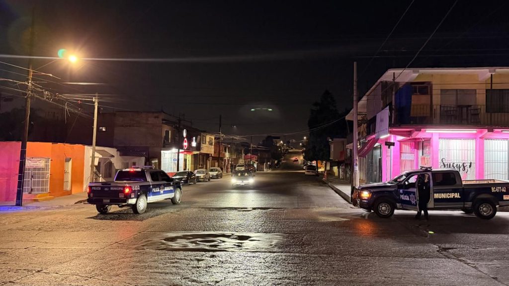 Asesinan a balazos a hombre dentro de botanero en la colonia Libertad