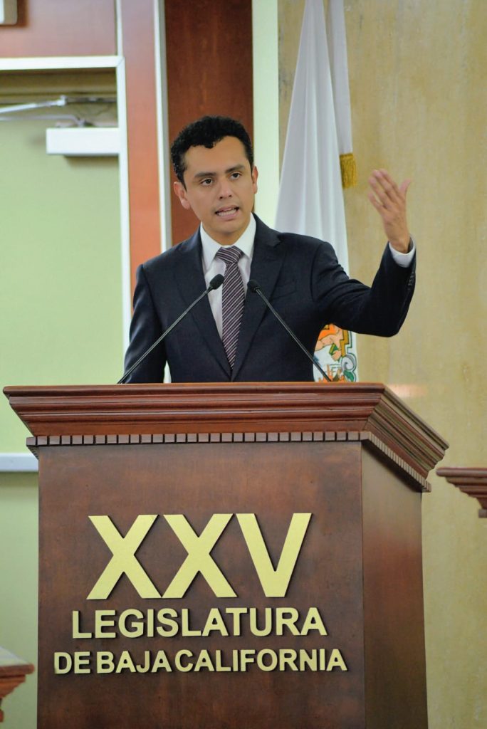 Atiende Congreso de BC a usuarios de la CFE