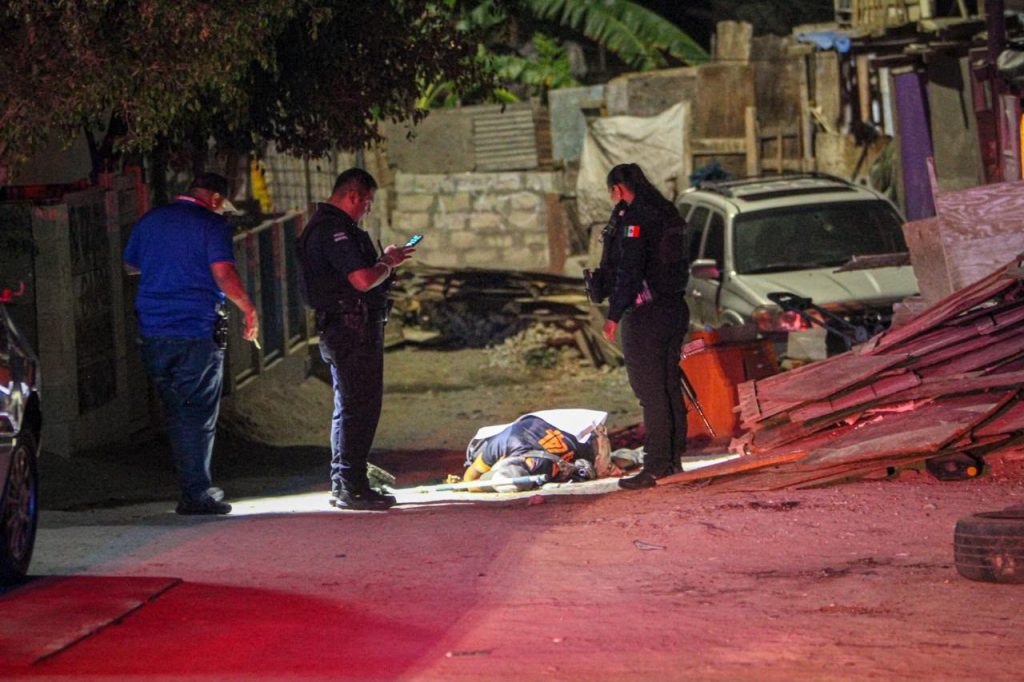 Asesinan a hombre en la colonia Valle Verde; dejan cartulina con amenazas