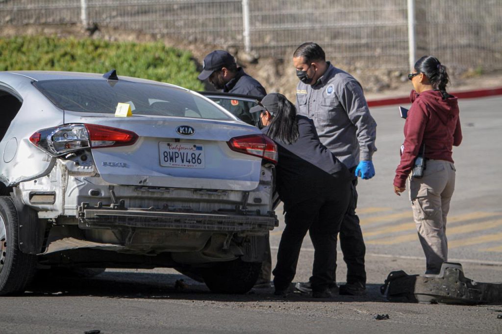 Balean a policía municipal de Tijuana en atención a un reporte de robo