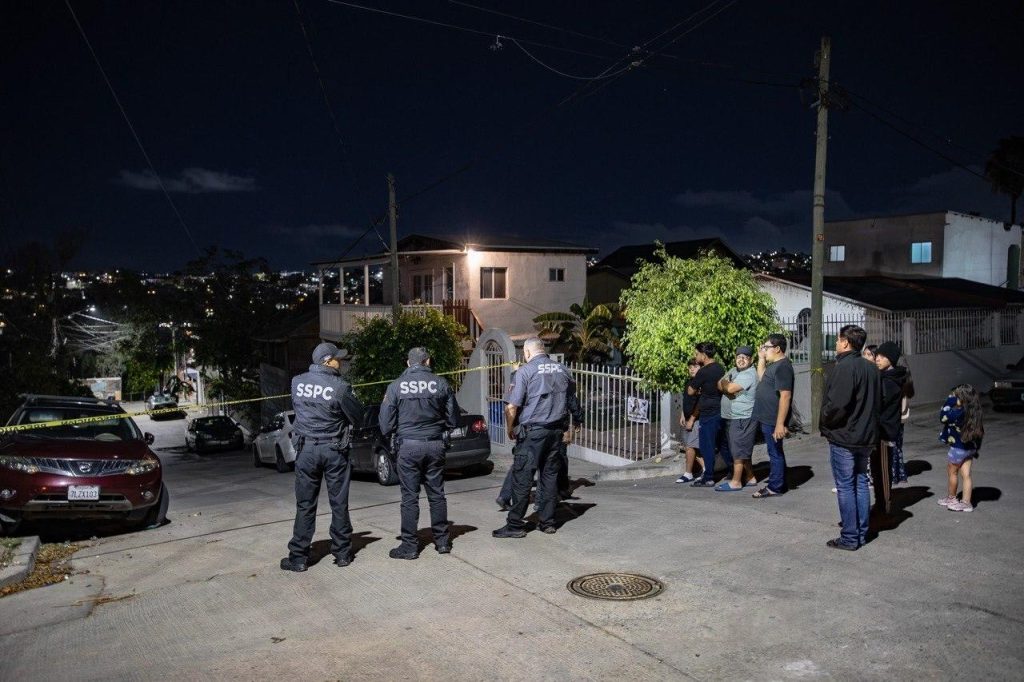 Ejecutan a hombre en colonia Camino Verde en Tijuana