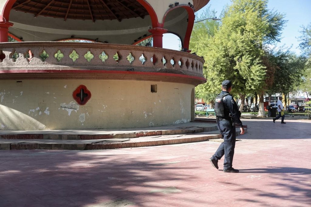 Retiro de pesquisas en Parque del Mariachi genera polémica en Mexicali