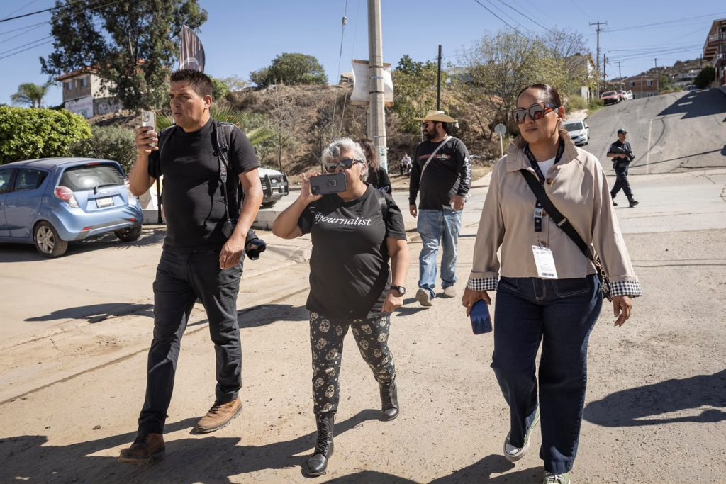 Periodistas marchan en Tecate en protestan por agresión contra reportero
